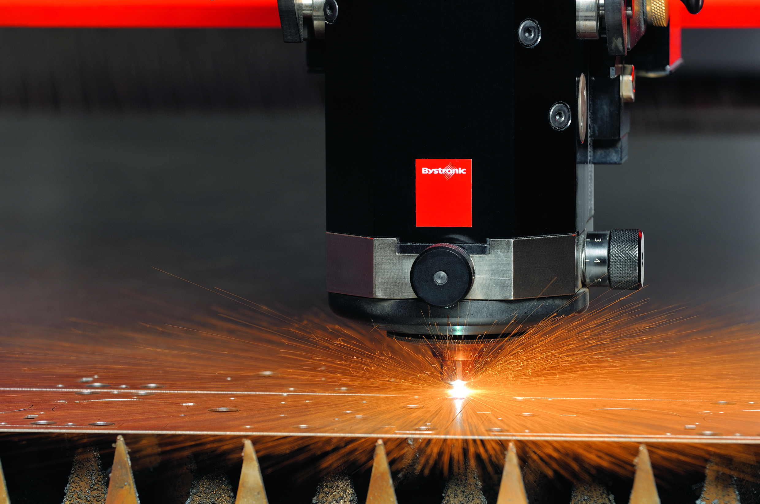 Benefits of outsourcing laser cutting